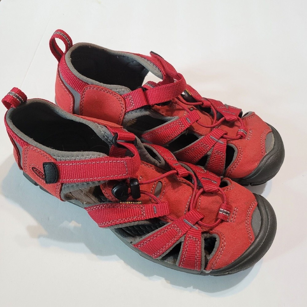 Keen Boys Girls Outdoor Play Water Shoes Sandals Red Black Size 5